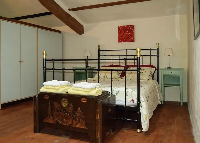 Markets & Meadows Retreat Saint-Eutrope-de-Born